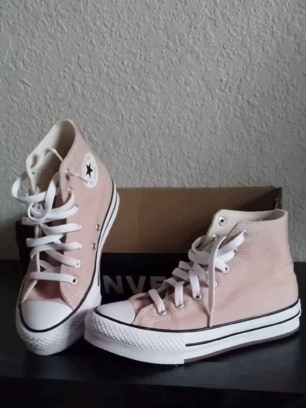 Converse Girls High Tops Sz 3 Euro 35 Thick Sole Platform Chuck Taylor All Stars
